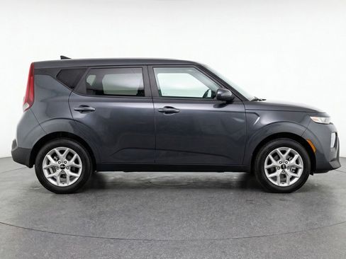 Used 2025 Kia Soul LX w/ LX Technology Package image 11