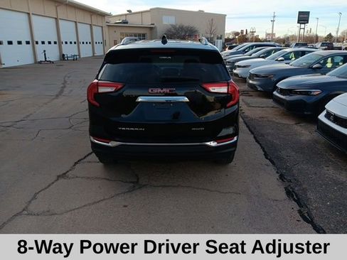 Used 2023 GMC Terrain SLT image 6