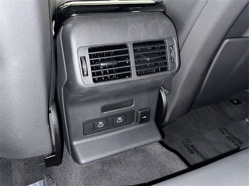 Used 2024 Land Rover Range Rover Velar Dynamic SE image 13