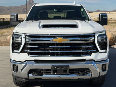 Used 2024 Chevrolet Silverado 2500 LTZ image 3