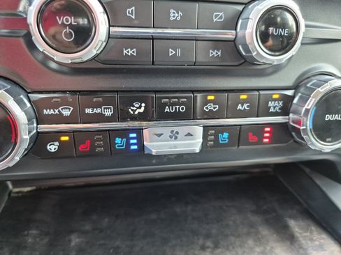 Used 2024 Ford F250 Lariat w/ Lariat Ultimate Package AWD/4WD image 25