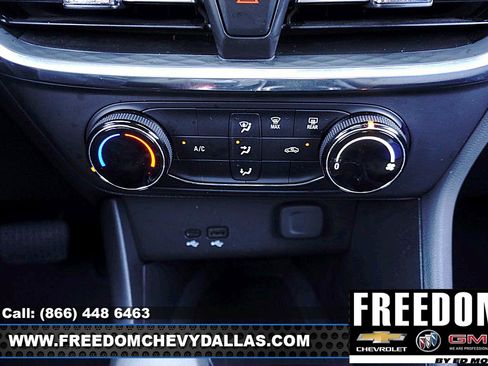 Certified 2025 Buick Encore GX Preferred FWD image 17