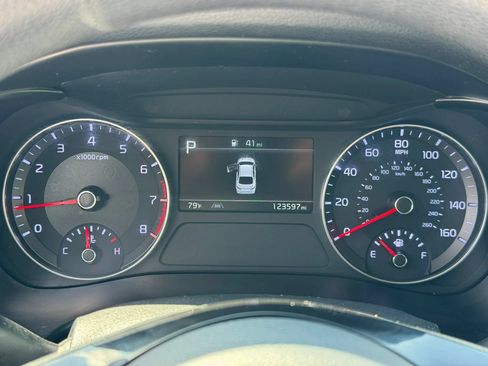 Used 2022 Kia Forte LXS w/ LXS Technology Package FWD image 24