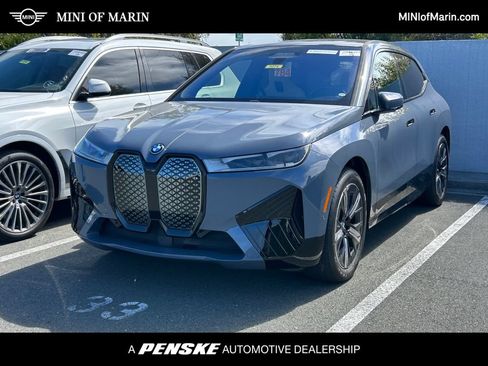 Used 2023 BMW iX xDrive50 w/ Sport Package AWD/4WD image 1