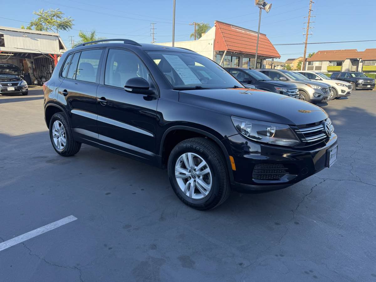 Used 2016 Volkswagen Tiguan S FWD image 6