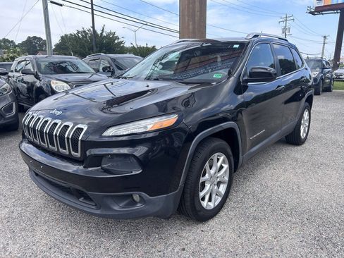 Used 2014 Jeep Cherokee Latitude FWD image 2
