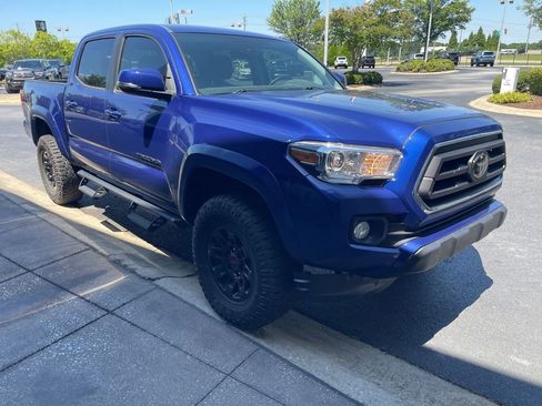 Used 2023 Toyota Tacoma SR5 AWD/4WD image 2