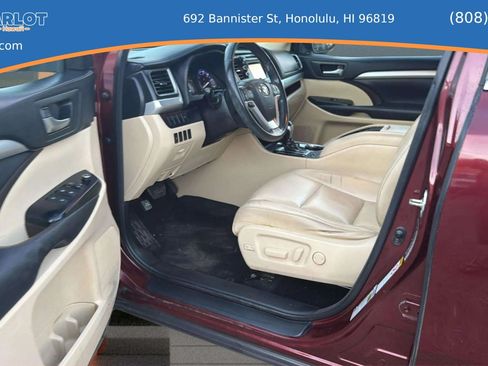 Used 2015 Toyota Highlander XLE FWD image 18