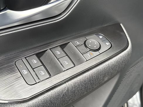 Used 2026 Nissan Kicks SV w/ SV Premium Package FWD image 29