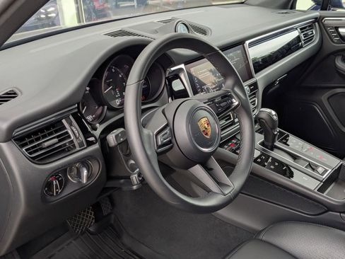 Certified 2026 Porsche Macan image 4