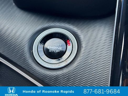 Used 2024 Jeep Grand Cherokee L Laredo image 15