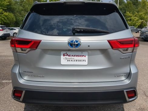 Used 2018 Toyota Highlander Limited Platinum AWD/4WD image 5