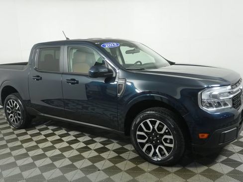 Used 2023 Ford Maverick Lariat w/ Lariat Luxury Package FWD image 2