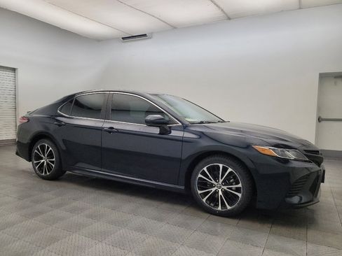 Used 2019 Toyota Camry SE image 11