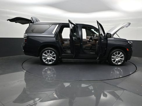 Used 2023 Chevrolet Tahoe High Country AWD/4WD image 32