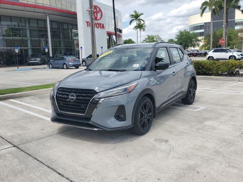 Used 2022 Nissan Kicks SR image 7