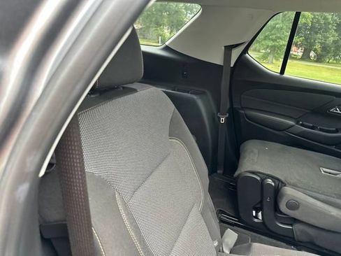Used 2020 Chevrolet Traverse LT FWD image 22