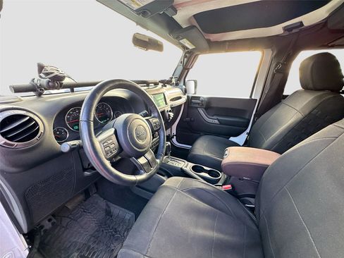 Used 2017 Jeep Wrangler Sport image 14