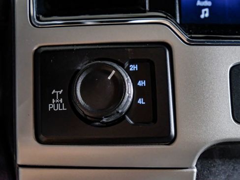 Used 2022 Ford F250 Lariat w/ Tremor Off-Road Package image 25