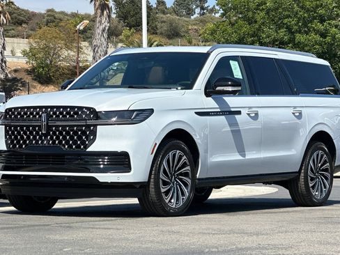 New 2026 Lincoln Navigator L Black Label AWD/4WD image 7