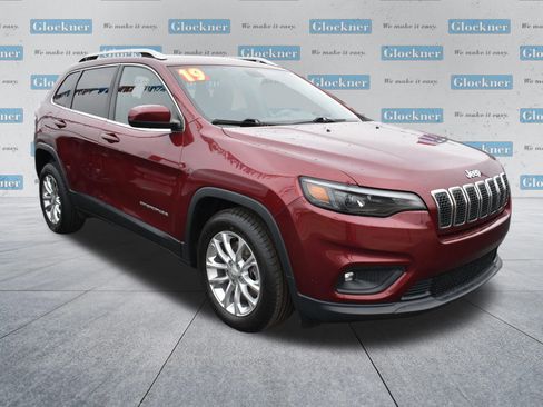 Used 2019 Jeep Cherokee Latitude w/ Cold Weather Group image 3