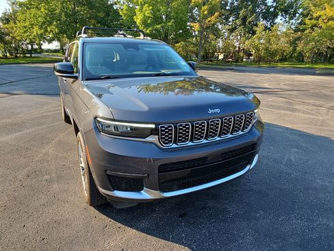 Used 2023 Jeep Grand Cherokee L Summit w/ Advanced Protech Group IV AWD/4WD image 8