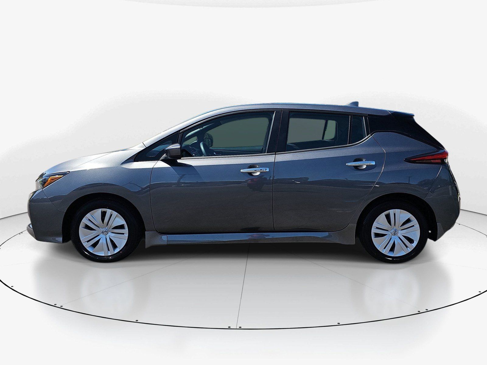 Used 2025 Nissan Leaf S FWD image 7