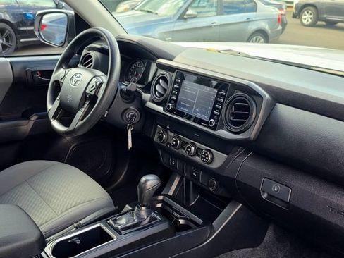 Used 2020 Toyota Tacoma SR w/ SR Convenience Package AWD/4WD image 31