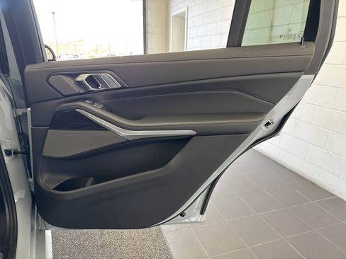 New 2025 BMW X7 M60i image 48