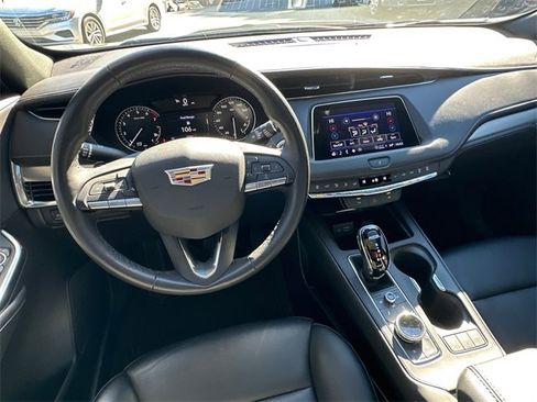 Used 2023 Cadillac XT4 Premium Luxury image 29