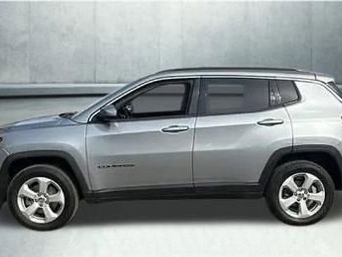Used 2018 Jeep Compass Sport FWD image 2