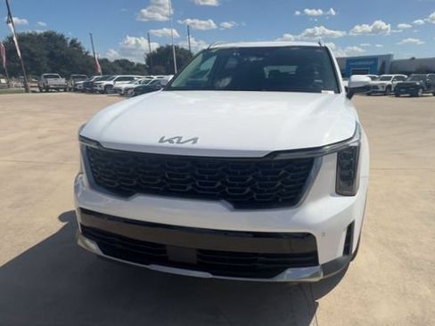 Used 2024 Kia Sorento S AWD/4WD image 3