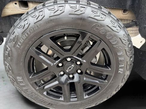 Certified 2023 Chevrolet Silverado 1500 Custom Trail Boss w/ LPO, Dark Essentials Package AWD/4WD image 36