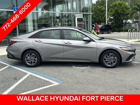 Used 2024 Hyundai Elantra SEL FWD image 6