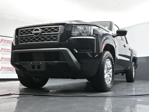 Used 2023 Nissan Frontier SV image 34