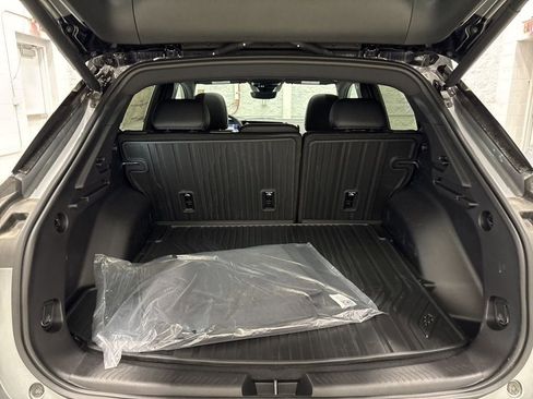 New 2026 Chevrolet Equinox EV LT w/ Convenience Package II AWD/4WD image 32