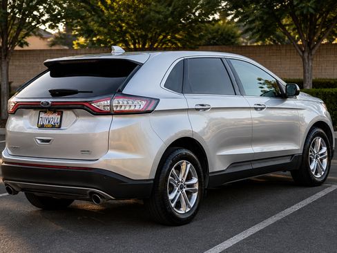 Used 2016 Ford Edge SEL w/ Equipment Group 201A FWD image 5