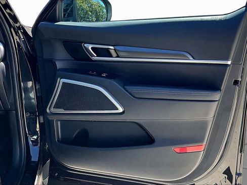 Used 2025 Kia Telluride S FWD image 21