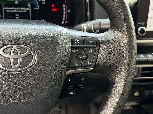 Used 2025 Toyota Camry LE FWD image 23
