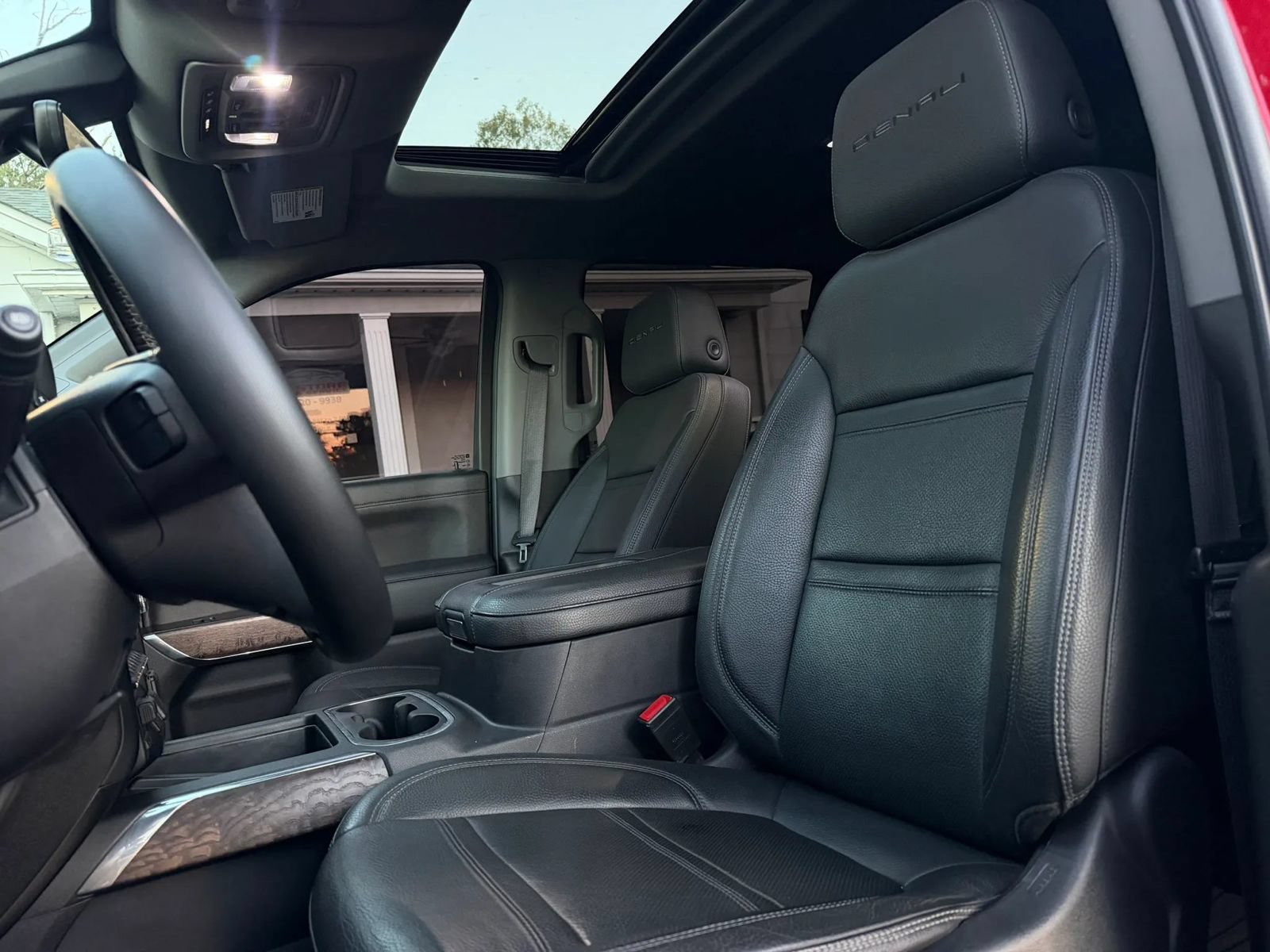 Used 2021 GMC Sierra 1500 Denali w/ Denali Ultimate Package AWD/4WD image 17
