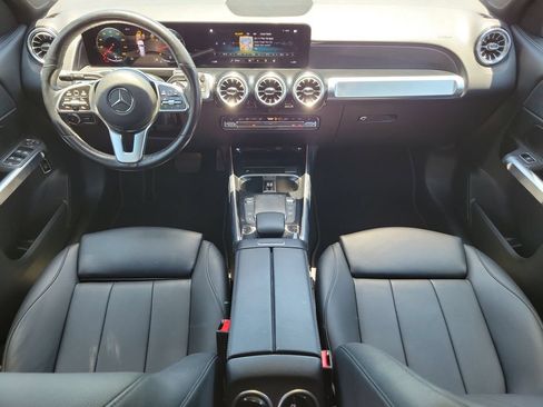 Used 2023 Mercedes-Benz GLB 250 4MATIC w/ Premium Package image 15