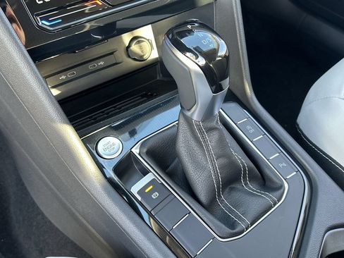 New 2026 Volkswagen Taos SE FWD image 25
