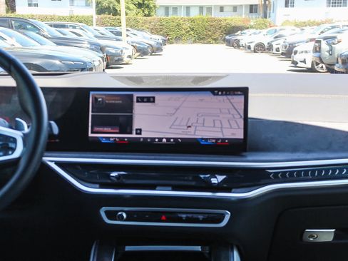 Used 2025 BMW X5 sDrive40i w/ M Sport Package RWD image 12