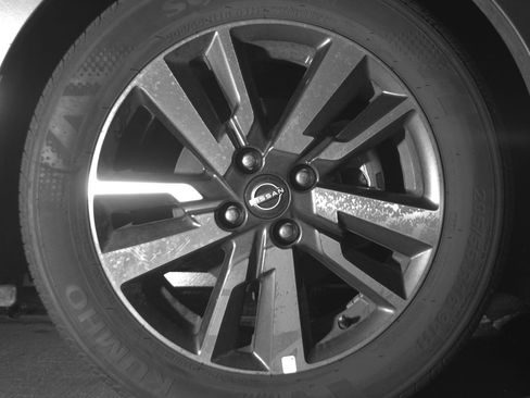 Used 2025 Nissan Versa SV FWD image 13