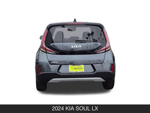 Used 2024 Kia Soul LX w/ Option Group 015 FWD image 8