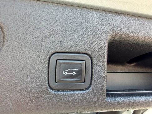 Used 2024 Chevrolet Equinox LT FWD image 20