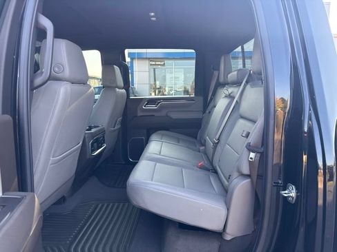Used 2025 Chevrolet Silverado 2500 LTZ w/ LTZ Convenience Package AWD/4WD image 12