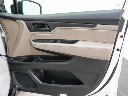 Used 2024 Honda Odyssey EX-L image 12
