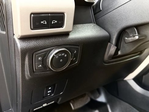Used 2017 Ford F250 Lariat w/ Lariat Value Package AWD/4WD image 40