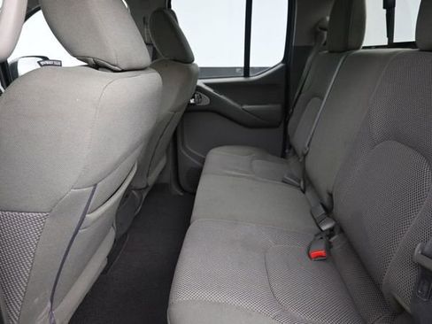 Used 2019 Nissan Frontier SV RWD image 18